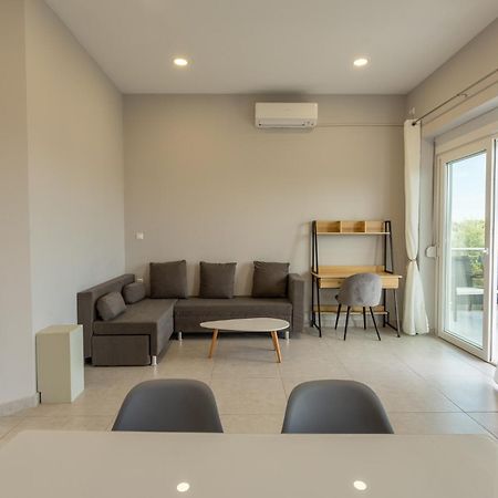 Blue Waves Luxury Suites By The Sea Plomari エクステリア 写真