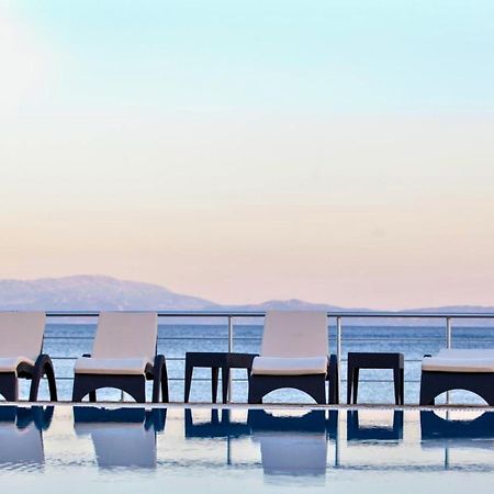 Blue Waves Luxury Suites By The Sea Plomari エクステリア 写真