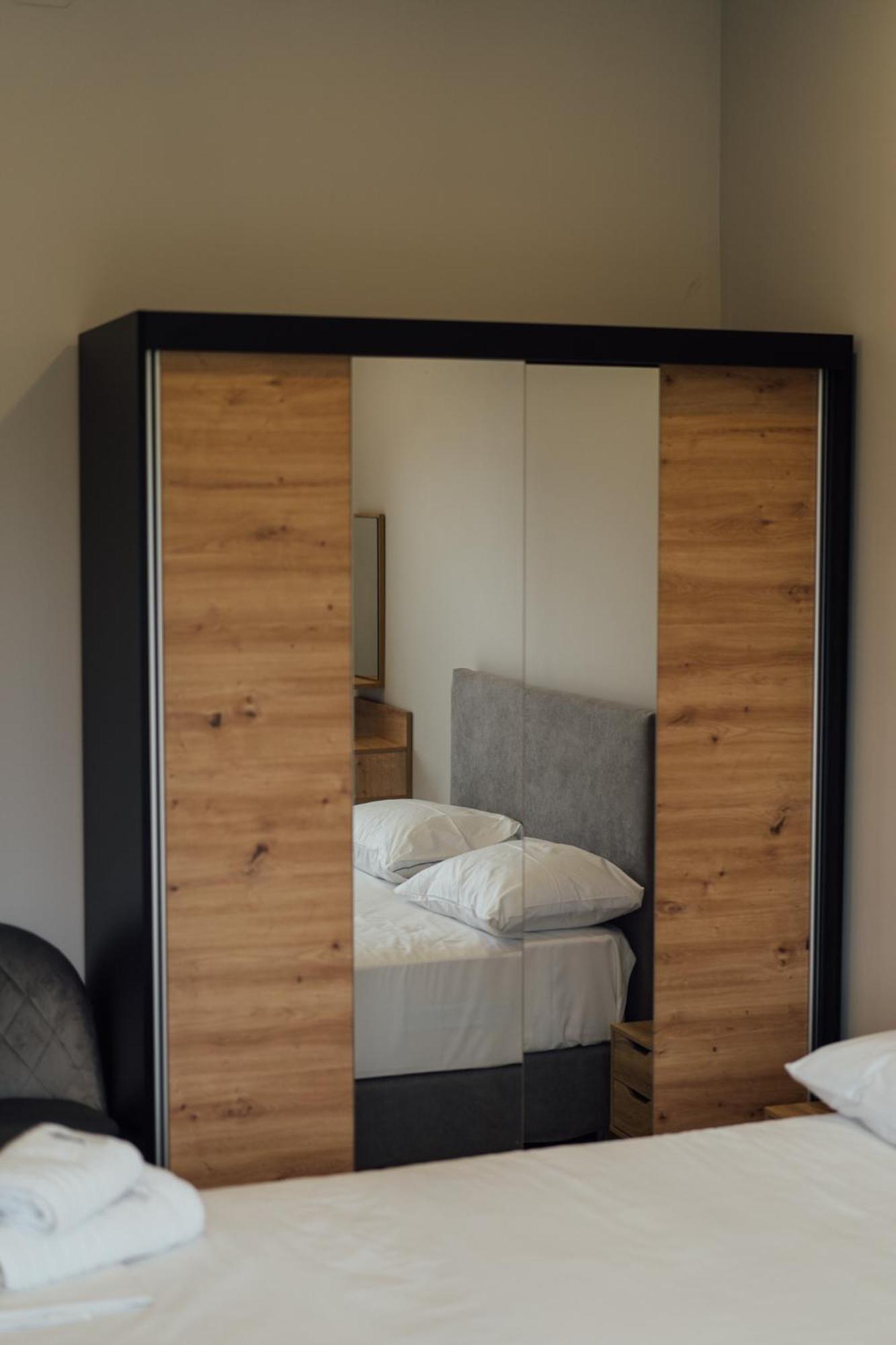 Blue Waves Luxury Suites By The Sea Plomari エクステリア 写真