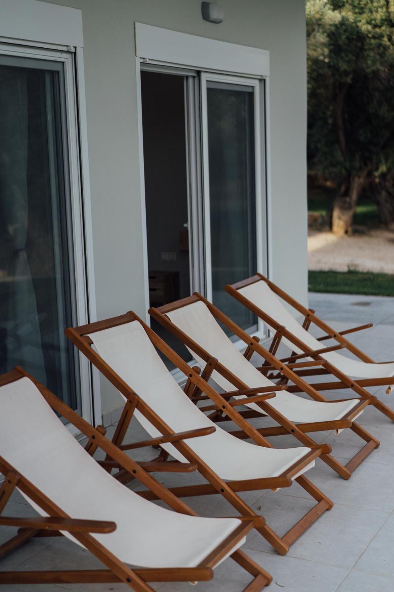 Blue Waves Luxury Suites By The Sea Plomari エクステリア 写真