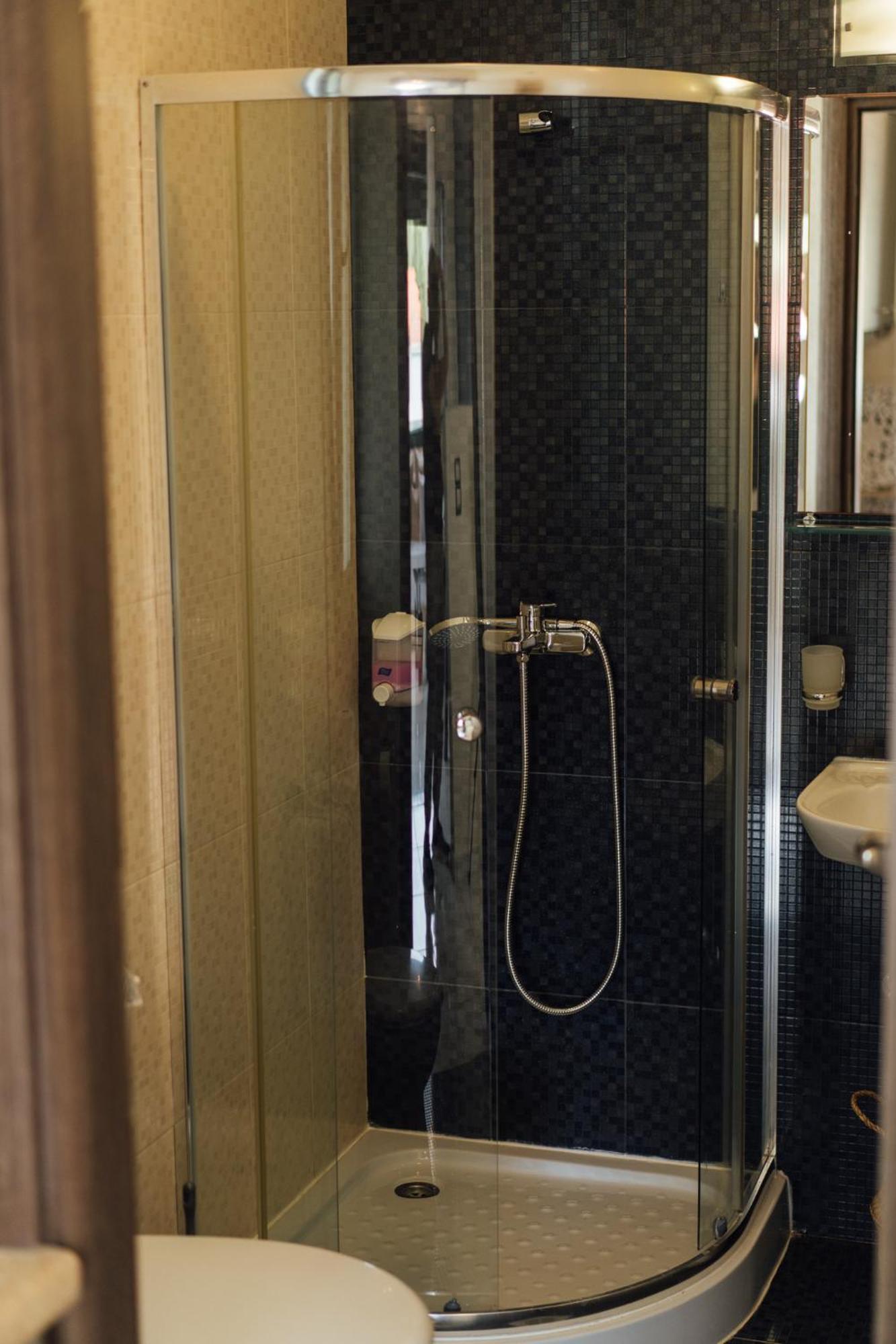 Blue Waves Luxury Suites By The Sea Plomari エクステリア 写真