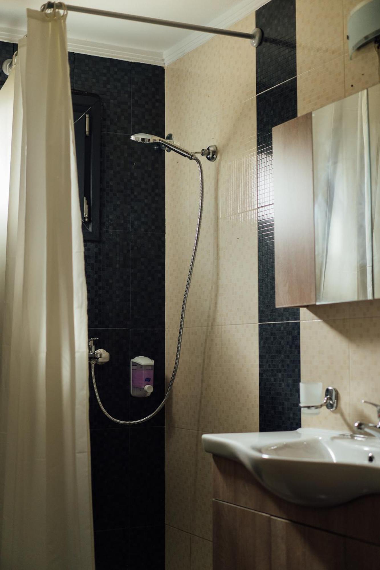 Blue Waves Luxury Suites By The Sea Plomari エクステリア 写真