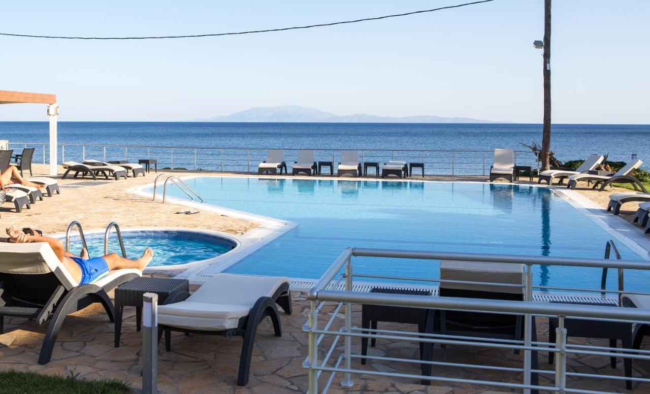 Blue Waves Luxury Suites By The Sea Plomari 設備 写真